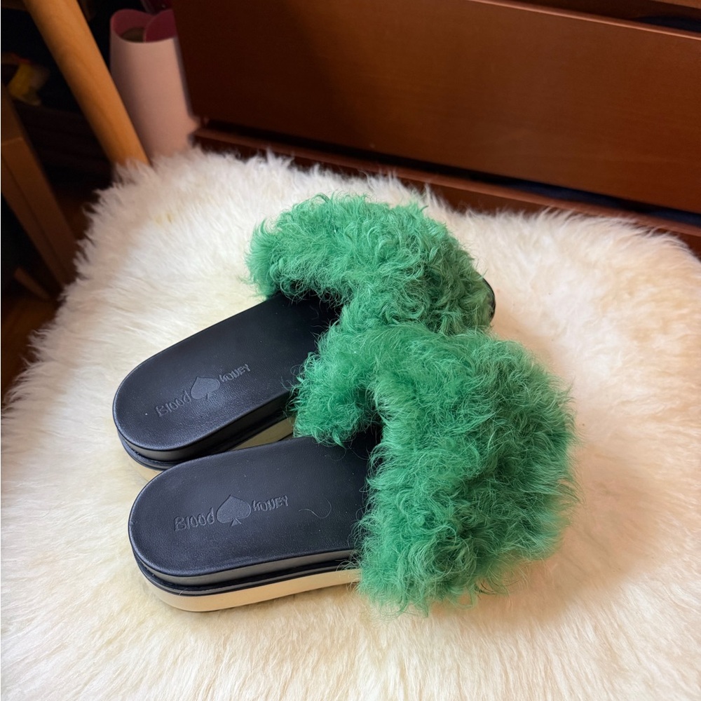Blood & Honey Green Fuzzy Slides Sixe 7 - Picture 4 of 5